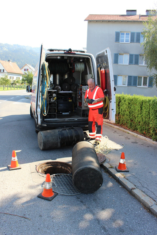 Kanalschacht-Pr__fung Ortsgebiet Lochau 02-10-2018 _5_.JPG