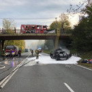 Auto brennt in Alpenstraße