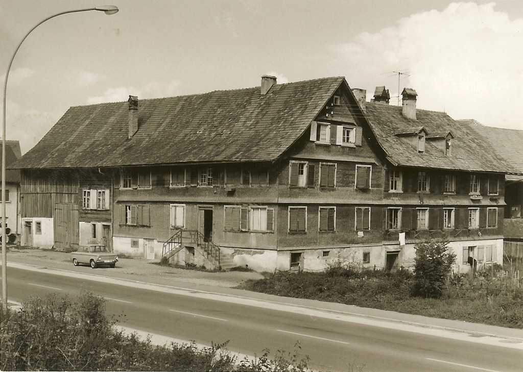 Armenhaus vor dem Brand.jpg