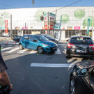 Münchner Bundesstraße: Fußgängerin von Auto erfasst