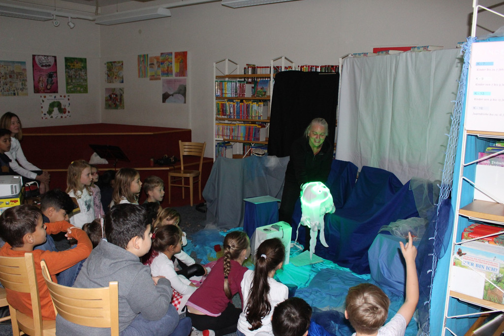 B__cherei Lesereise PUPPENSPIEL Angelika Heinzle-Denifle 19-10-2018 _17_.JPG