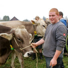 Andreas mit Milchkuh Laus.JPG