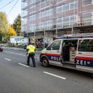 Siebenstätterstraße: Fußgängerin von Pkw erfasst