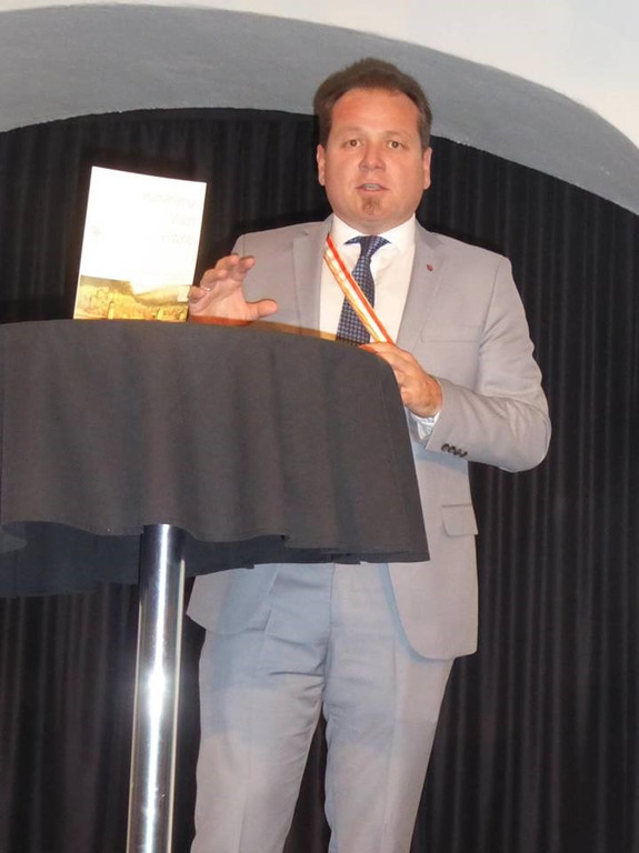 Festschrift 3_11_18-2.jpg