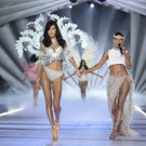 2018_Victoria_27s_Secret_Fashion_Show_-_Runway_21891.jpg