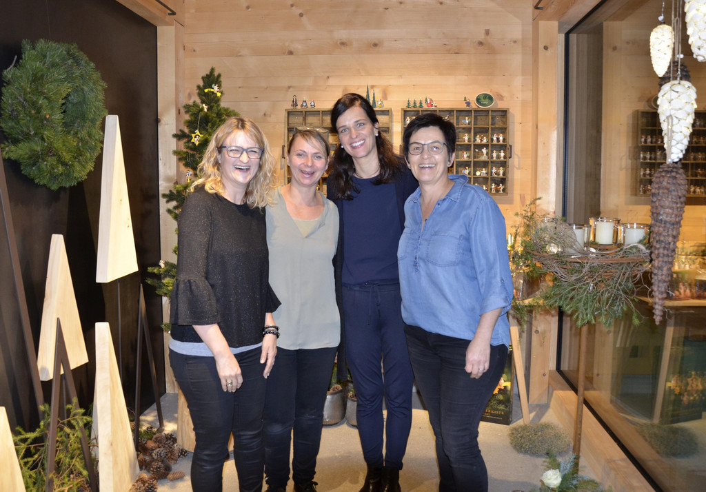 Elisabeth_ Michaela_ Katharina und Petra_ das Team vom Strubobuob.jpg