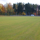 Fußballplatz und Latusstraße