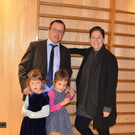 B__rgermeister Tobias bischofberger mit T__chtern und B__rgermeisterin Bianca Moosbrugger Petter.jpg