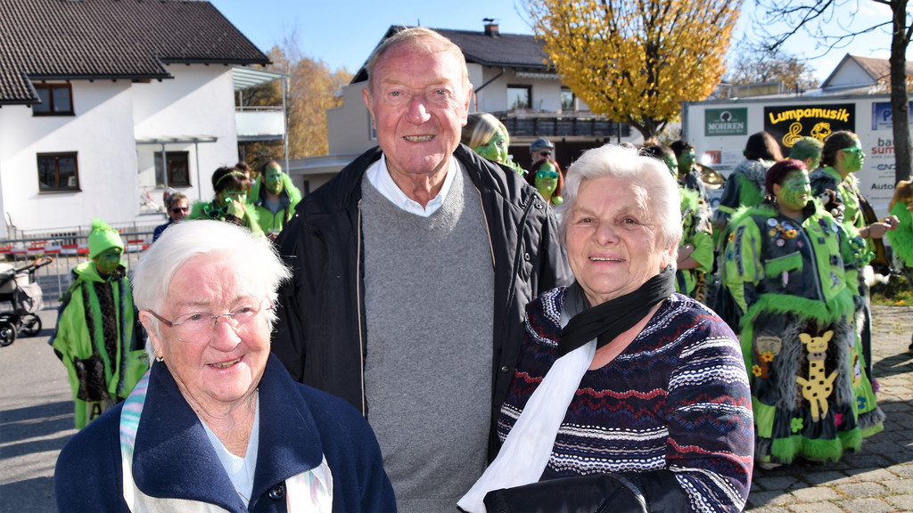 Gertraud und Ehrenmitglied Andreas Walser _Koblach_ und Magda Oberscheider.JPG