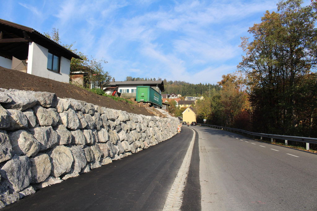 IMG_9338 Geschlossene Radwegluecke Felsenau.JPG