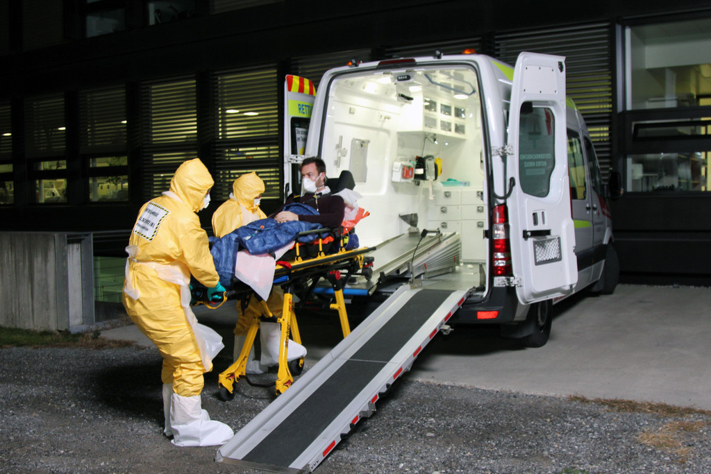 2_Anlieferung_des_Patienten_bei_Spezialzufahrt_LKH#.jpg