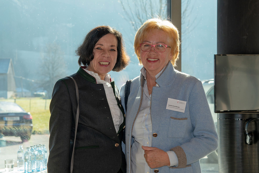 GVA-Symposion-2018-Anna-Troy-Isabella-Bischofberger.jpg