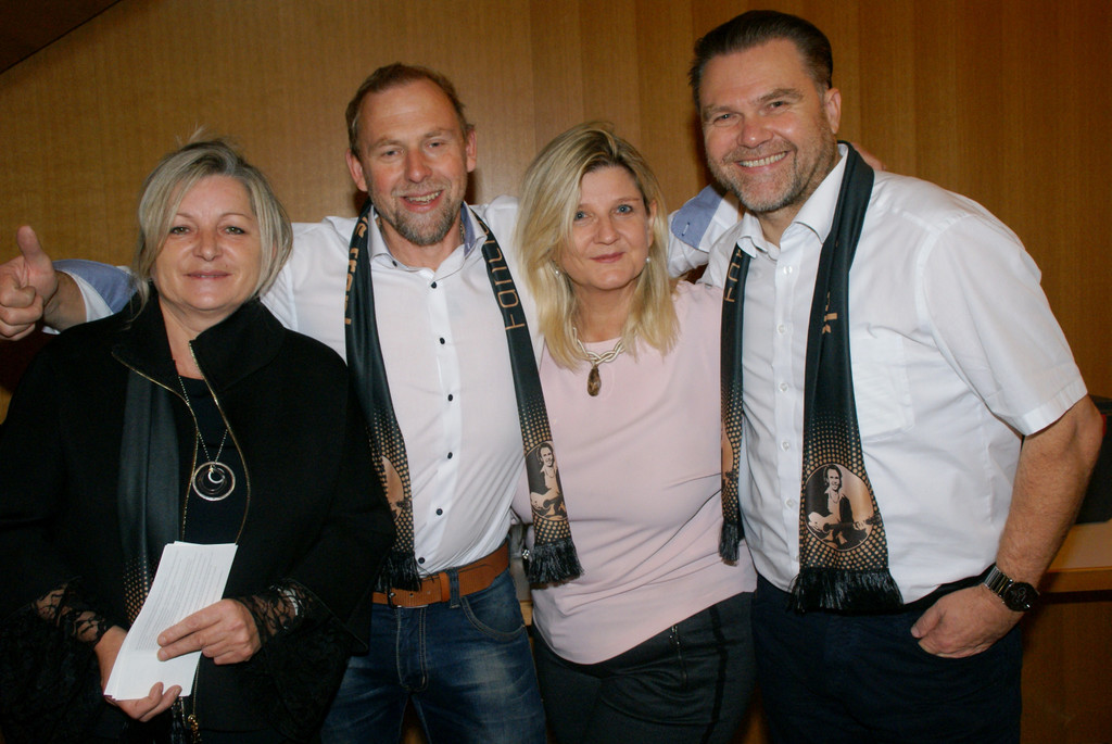 Margot_ Ren___ Claudia und Christian - Wolfgang Franks Fanclub z__hlt 55 Mitglieder.JPG