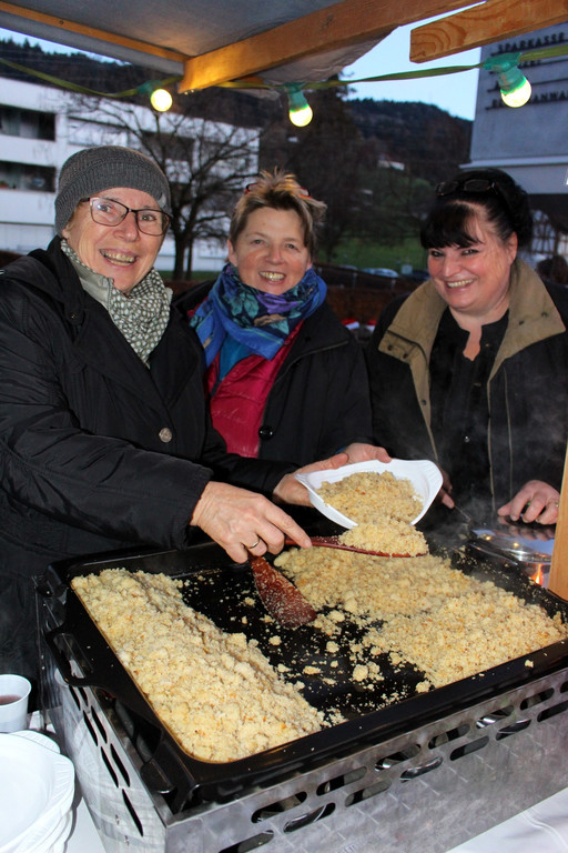 Adventzauber ILLUMINIERUNG mit Weihnachtsmarkt 01-12-2018 _7_.JPG