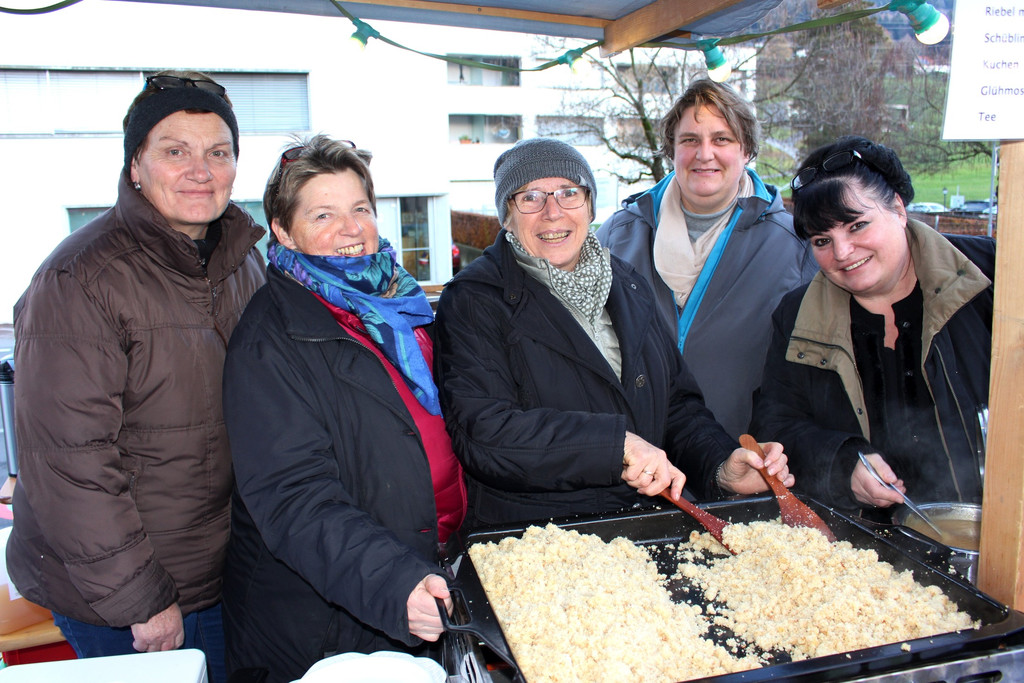 Adventzauber ILLUMINIERUNG mit Weihnachtsmarkt 01-12-2018 _38_.JPG