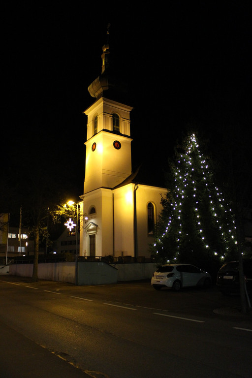 Adventzauber ILLUMINIERUNG mit Weihnachtsmarkt 01-12-2018 _30_.JPG