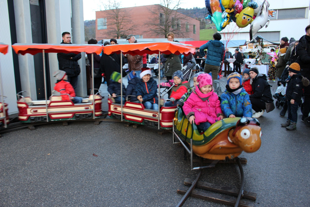 Adventzauber ILLUMINIERUNG mit Weihnachtsmarkt 01-12-2018 _41_.JPG