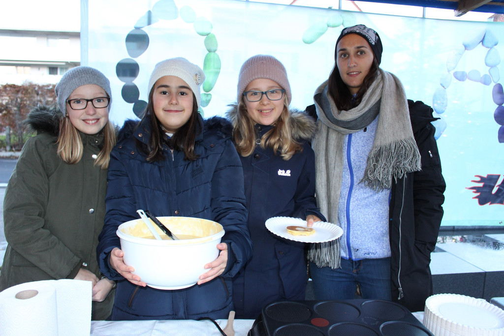 Adventzauber ILLUMINIERUNG mit Weihnachtsmarkt 01-12-2018 _44_.JPG