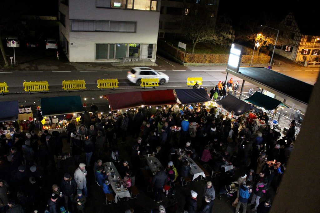 Adventzauber ILLUMINIERUNG mit Weihnachtsmarkt 01-12-2018 _56_.JPG