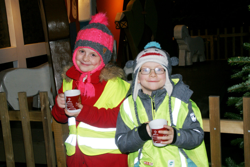 Elina und Sebastian - Vorfreude auf Weihnachten.JPG