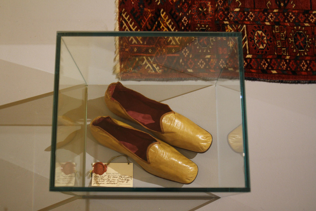 Ausstellung_Bruch und Kontinuit__t_Hofmobiliendepot  ___  M__bel Museum Wien __ SKB  _16_.JPG