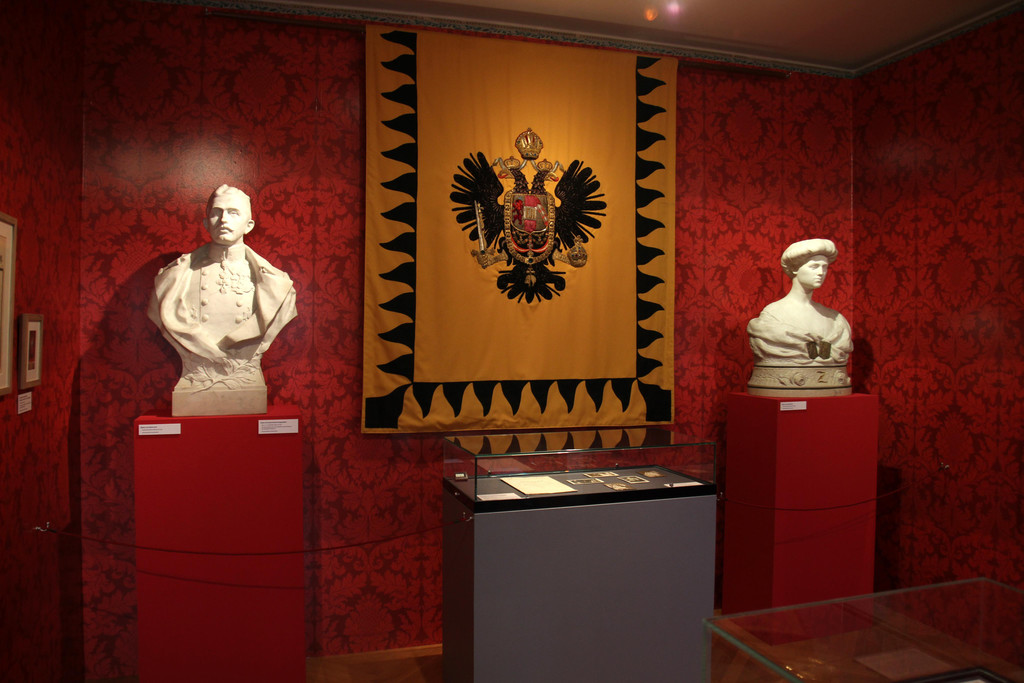 Ausstellung_Bruch und Kontinuit__t_Hofmobiliendepot  ___  M__bel Museum Wien __ SKB  _19_.JPG