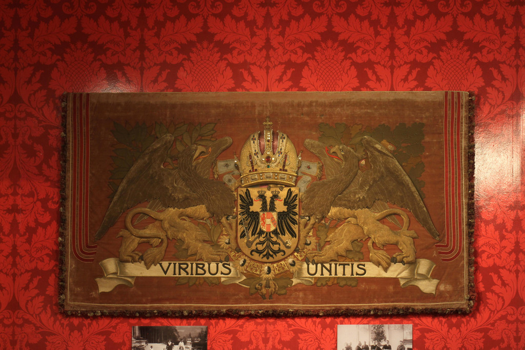 Ausstellung_Bruch und Kontinuit__t_Hofmobiliendepot  ___  M__bel Museum Wien __ SKB  _20_.JPG