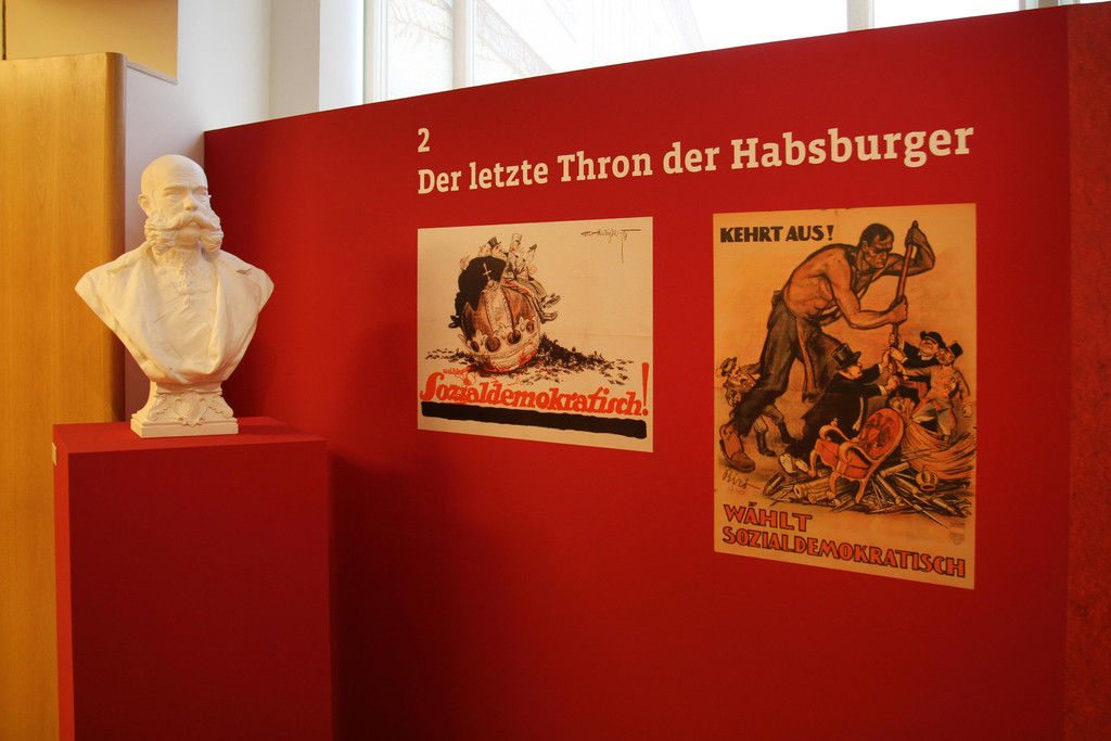 Ausstellung_Bruch und Kontinuit__t_Hofmobiliendepot  ___  M__bel Museum Wien __ SKB  _26_.JPG