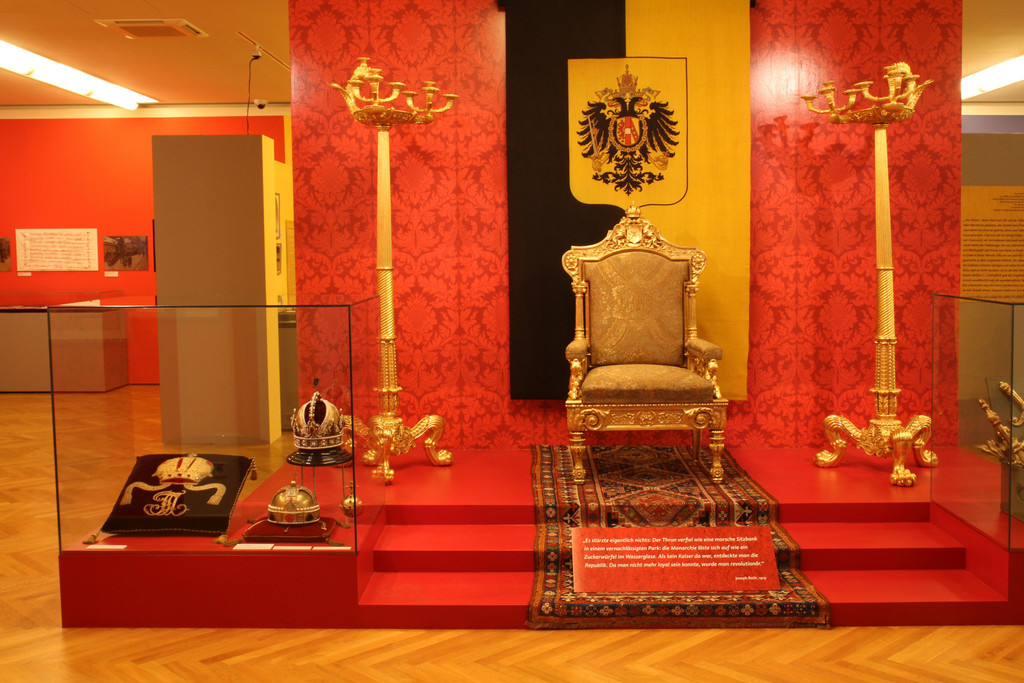 Ausstellung_Bruch und Kontinuit__t_Hofmobiliendepot  ___  M__bel Museum Wien __ SKB  _28_.JPG