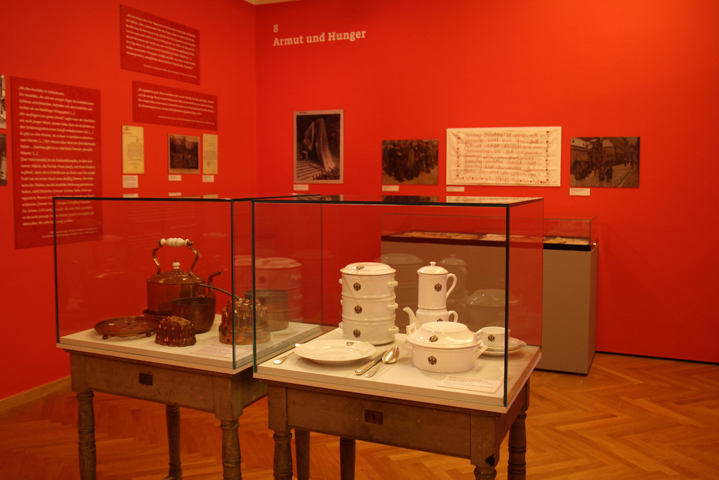 Ausstellung_Bruch und Kontinuit__t_Hofmobiliendepot  ___  M__bel Museum Wien __ SKB  _32_.JPG