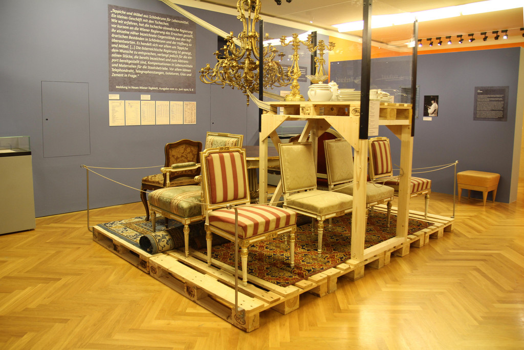 Ausstellung_Bruch und Kontinuit__t_Hofmobiliendepot  ___  M__bel Museum Wien __ SKB  _44_.JPG