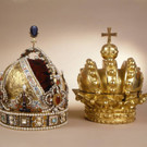 Funeralkronen_Rudolf II und heraldische Kaiserkrone __ BMobV_ Marianne Haller.jpg