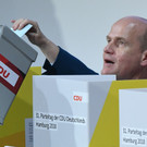 Kramp-Karrenbauer löst Merkel als CDU-Chefin ab