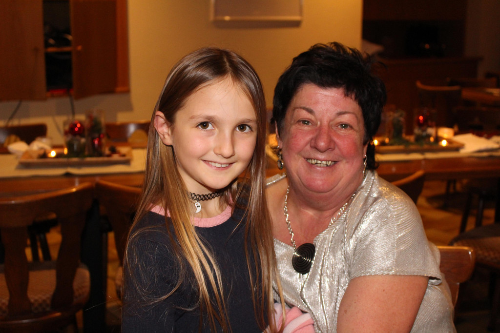 IMG_1492 Waltraud Hauser und Isabella.JPG