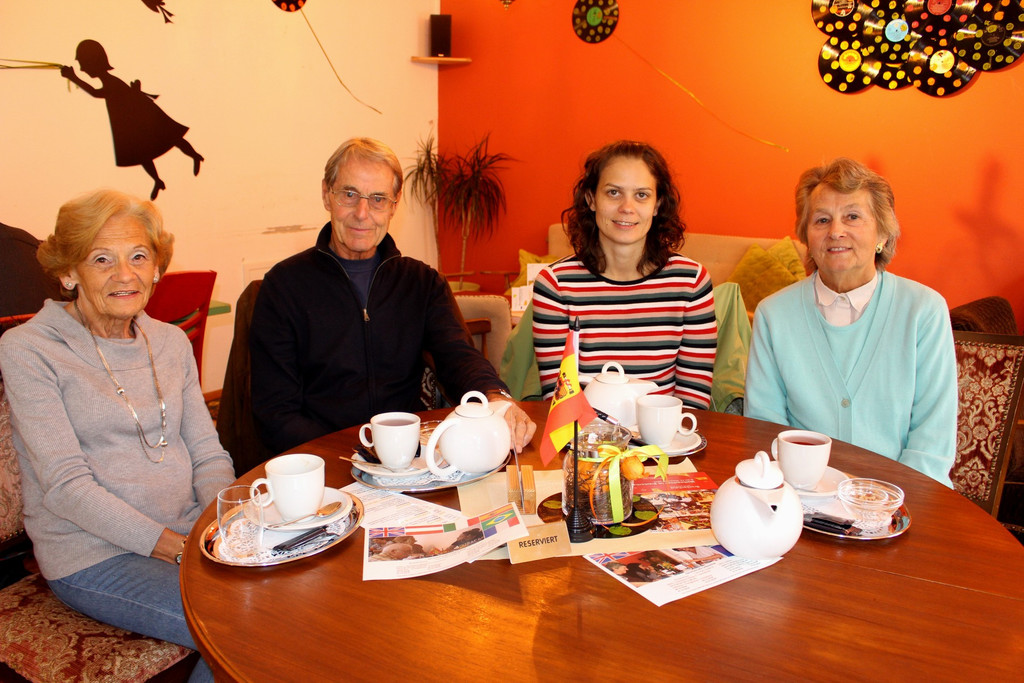 Lochau VOL Sprachencafe Symbolfotos Dezember TERMIN 2018 _1_.JPG