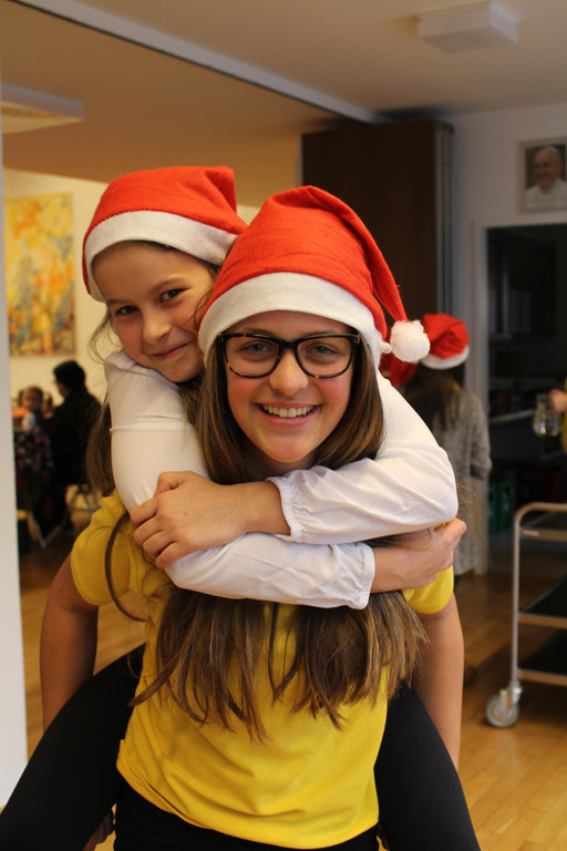 IMG_1495 Sara und Amrei.JPG