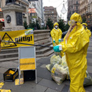 Aktivisten errichten Gefahrenzone