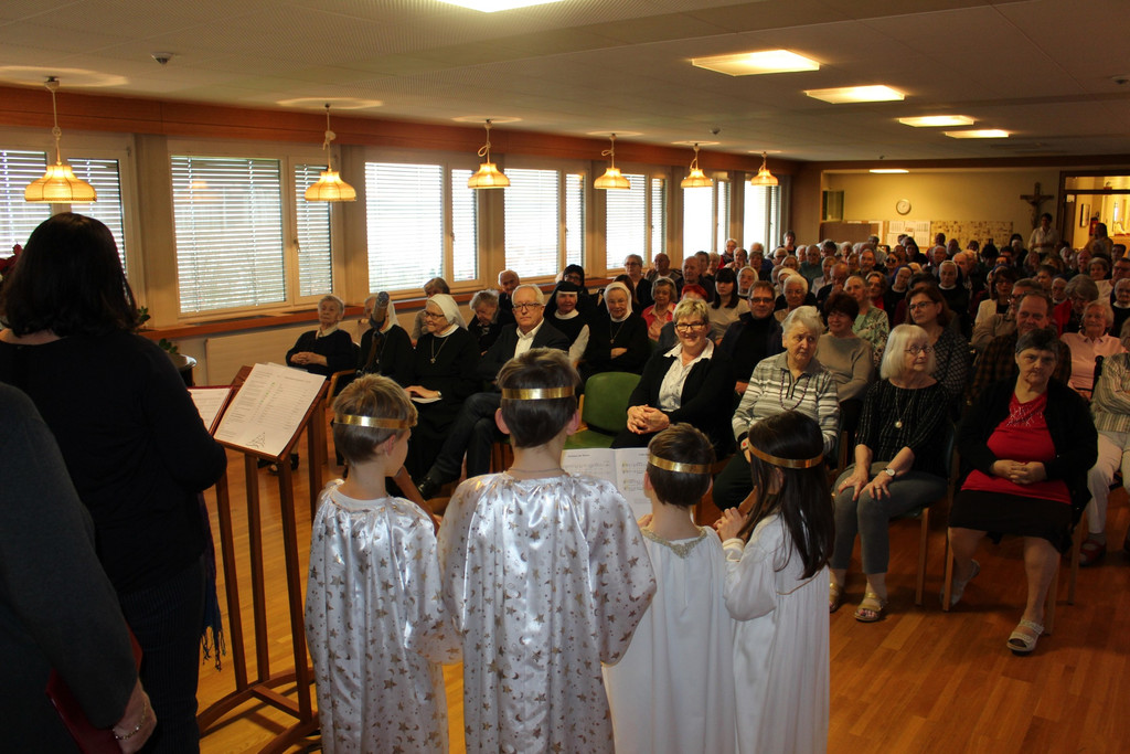 Jesuheim WEIHNACHTSFEIER 20-12-2018 _2_.JPG