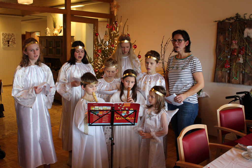Jesuheim WEIHNACHTSFEIER 20-12-2018 _18_.JPG