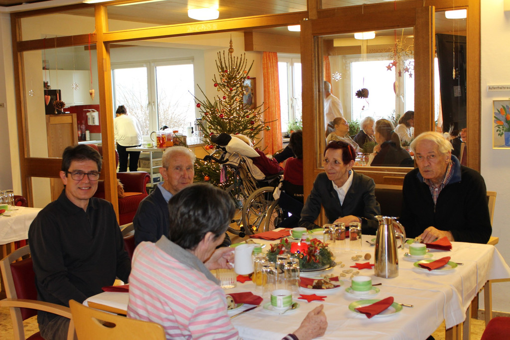 Jesuheim WEIHNACHTSFEIER 20-12-2018 _19_.JPG
