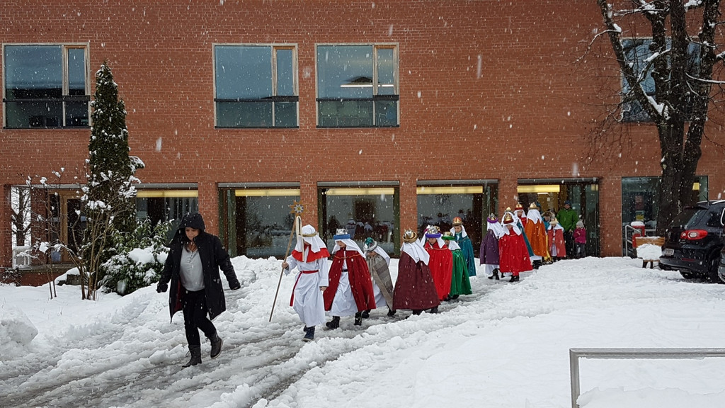 Dreik__nigsaktion B AUF DEM WEG ZUR KIRCHE 04-01-2019 _1_.jpg