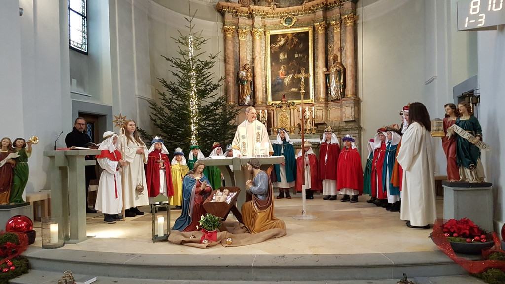 Dreik__nigsaktion B AUF DEM WEG ZUR KIRCHE 04-01-2019 _6_.jpg