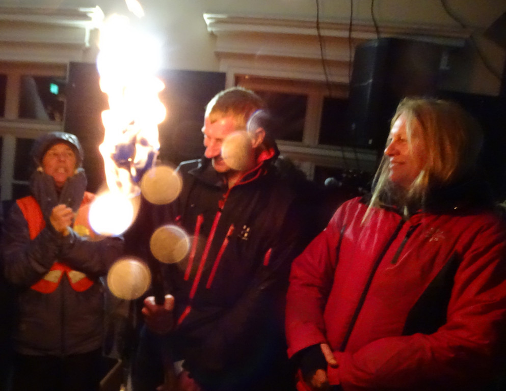 Asyl10 Feuer.jpg