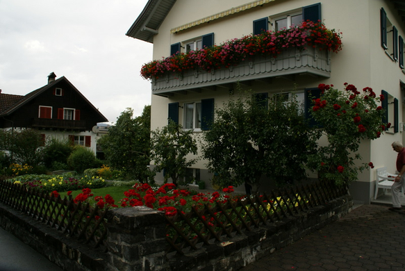 R__this Bachmann G.JPG