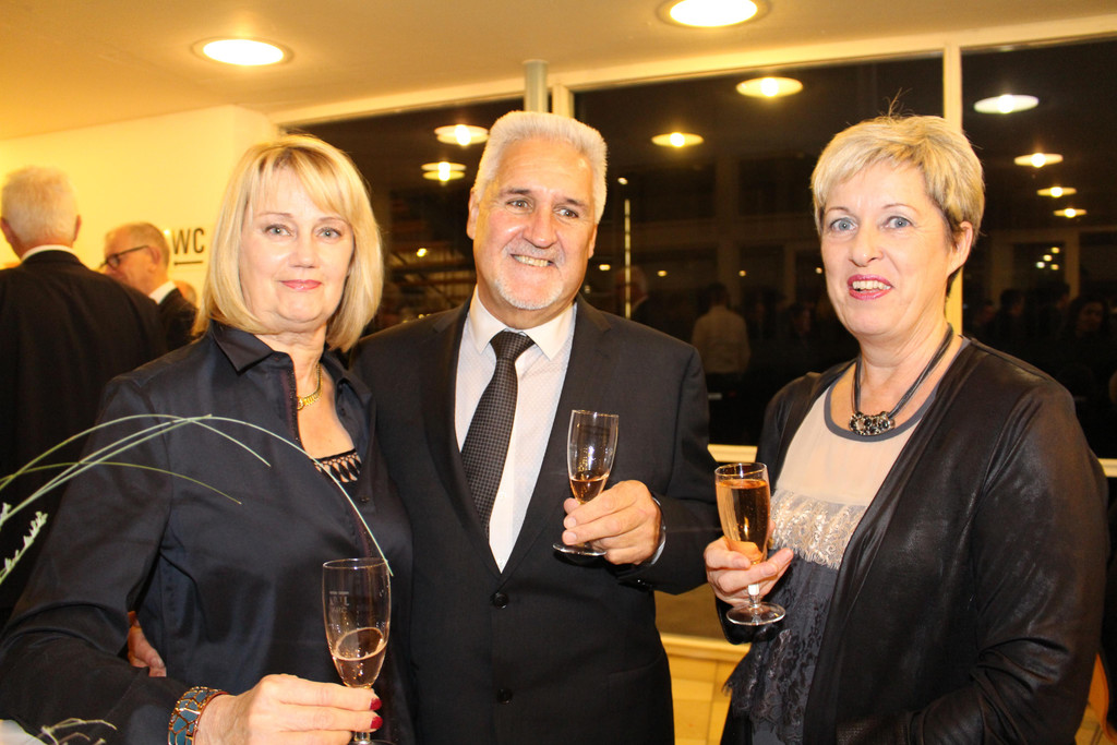 IMG_2057 Zunftball Egon Maehr mit Christine Maehr und Gabi Sonderegger.JPG