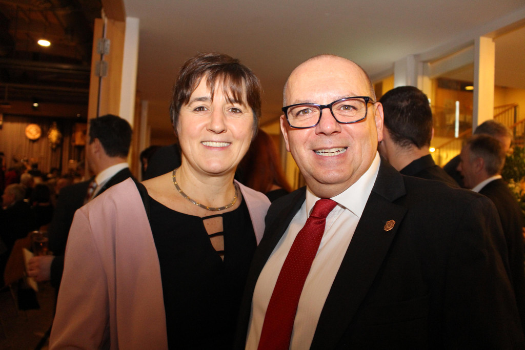 IMG_2076 Zunftball Stefan Krammer und Beate Stroehle vom Weinregal.JPG