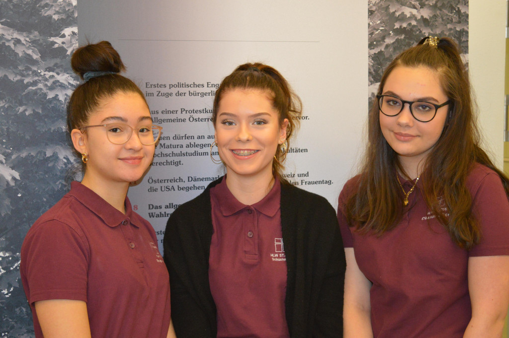 Gabriela_ Nina_ Dilara.JPG