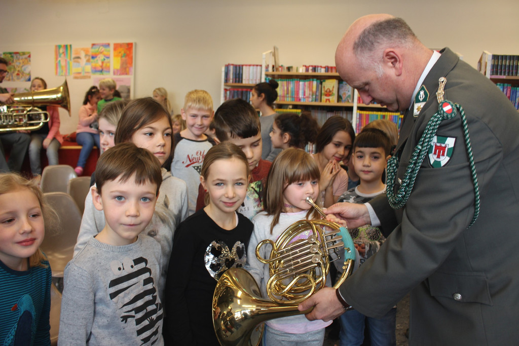 Musikverein NACHWUCHSWERBUNG in der VS D ausprobieren 11-1-2019 _1_.JPG