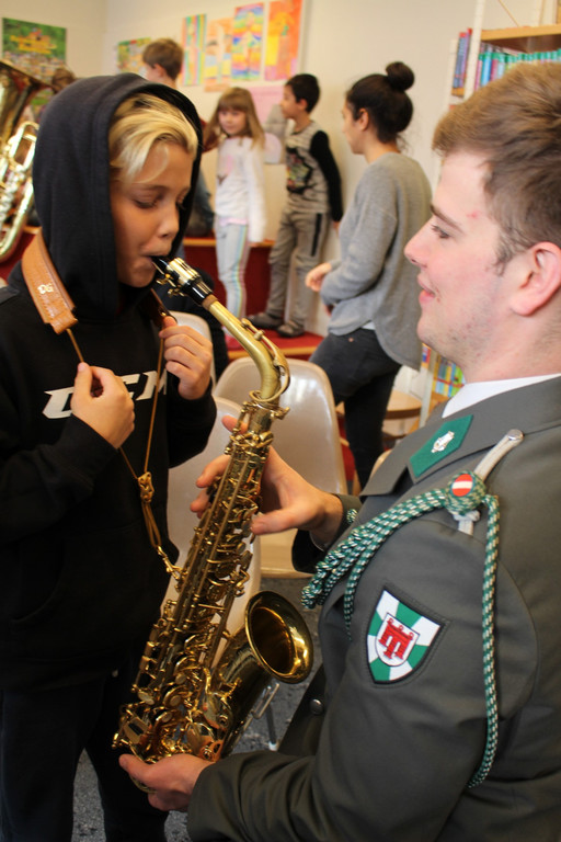 Musikverein NACHWUCHSWERBUNG in der VS D ausprobieren 11-1-2019 _5_.JPG