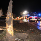 Hohenems: Pkw kracht in Baum - Lenker schwer verletzt